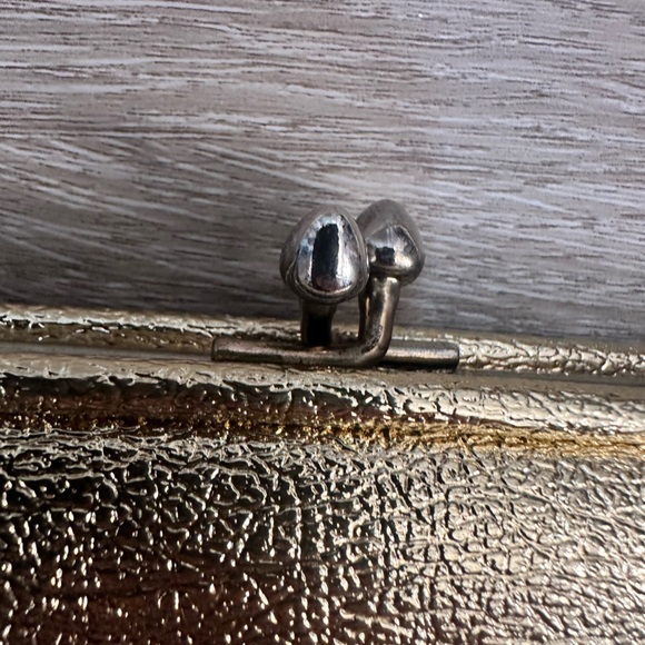 Vintage 60’s Metallic Elegant Gold Silver Clutch Top Handle Bag - Picture 8 of 9